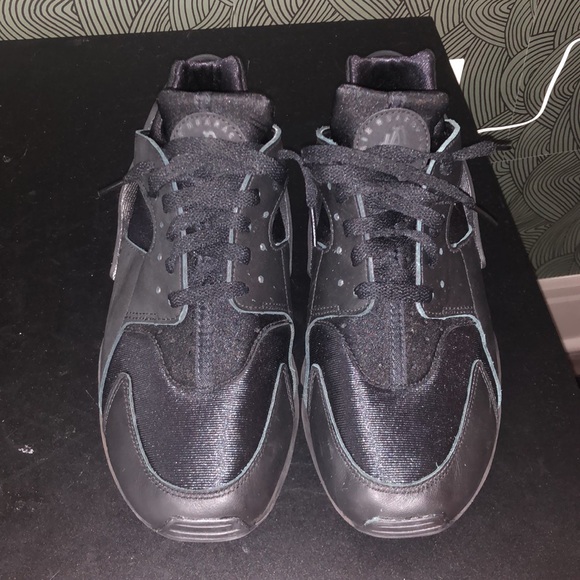 Nike shoes - Picture 2 of 6